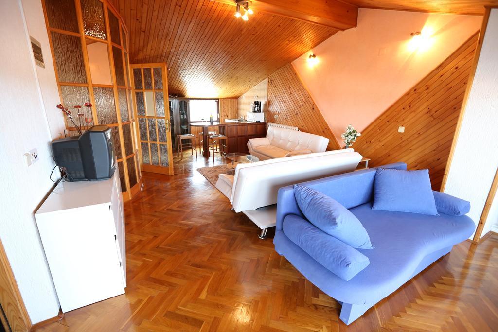 Apartments Sasha Pula Bilik gambar