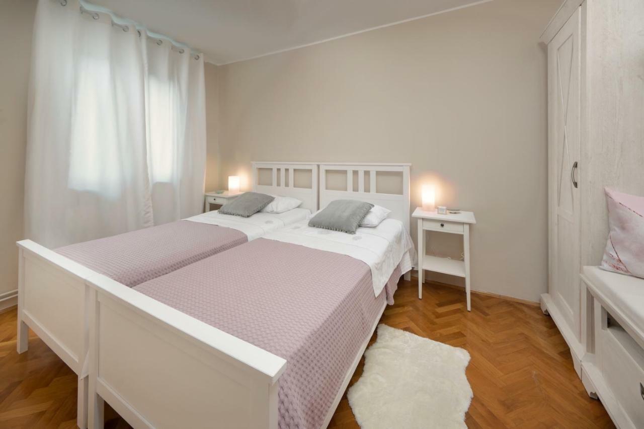 Apartments Sasha Pula Luaran gambar